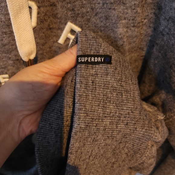 Superdry hoodie with fuzzy hood, size small. Grey - Picture 4 of 6